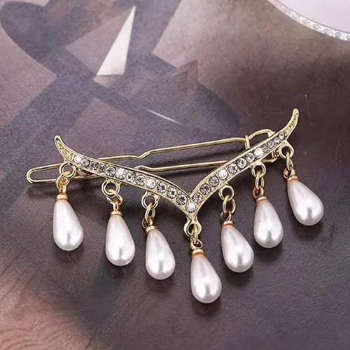 Hair Accessory Gold containing dangling beads